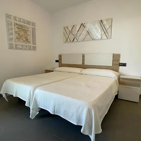 Moderno Disfrutar Con La Familia Con Parking Y Piscina Apartman